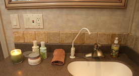 Houseboat Interiors 7